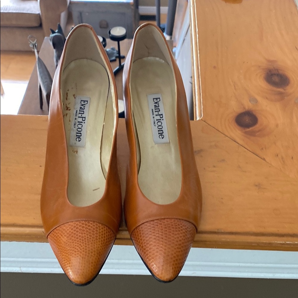 Evan Picone Tan Textured Leather Heels